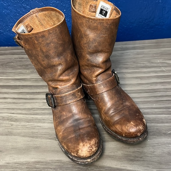 FRYE VERONICA BROWN DISTRESSED ROUND TOE BUCKLE PULL ON SHORT BOOTS 7.5B - Picture 2 of 16